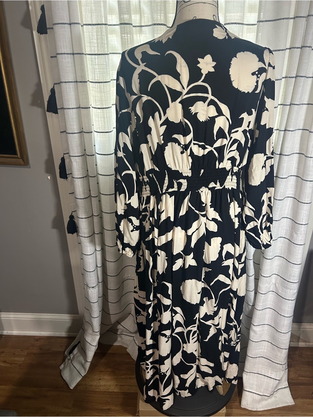 Knox Rose Women's Black and White Floral Long Sleeve Dress - Picture 4 of 6